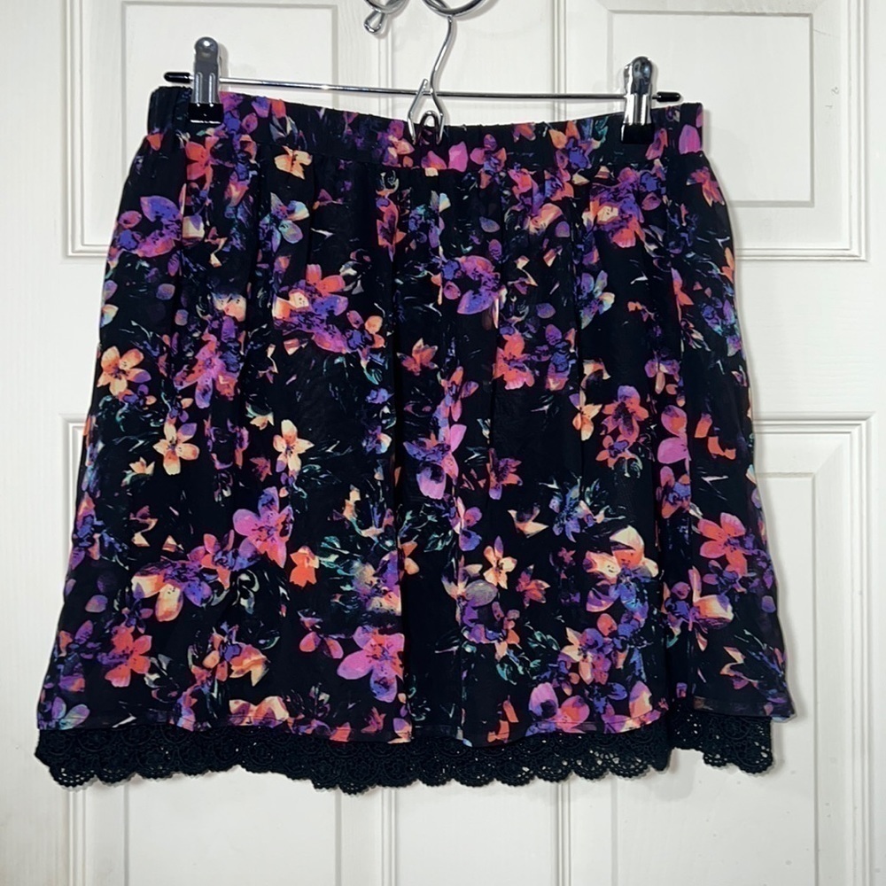 Decree Black Floral Mini Embroidered Skater Skirt Size Large